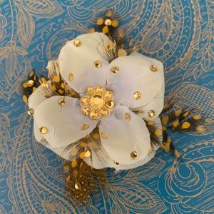 Tarina Tarantino Yellow Flower Anywhere Clip